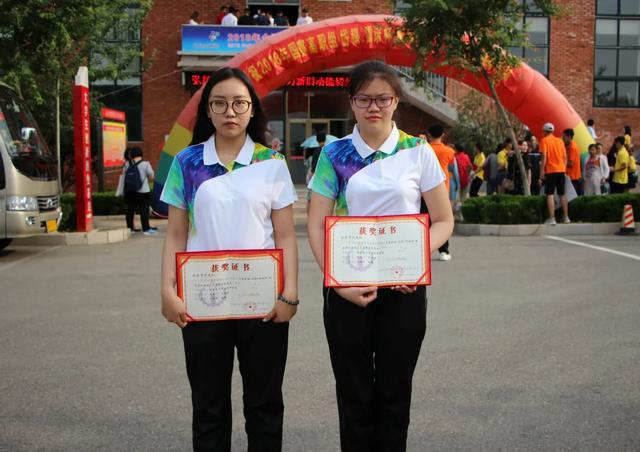 ag真人平台官方北京电子科技职业学院 我的异次元中纺永景·中国国际大学生时装周(图6)